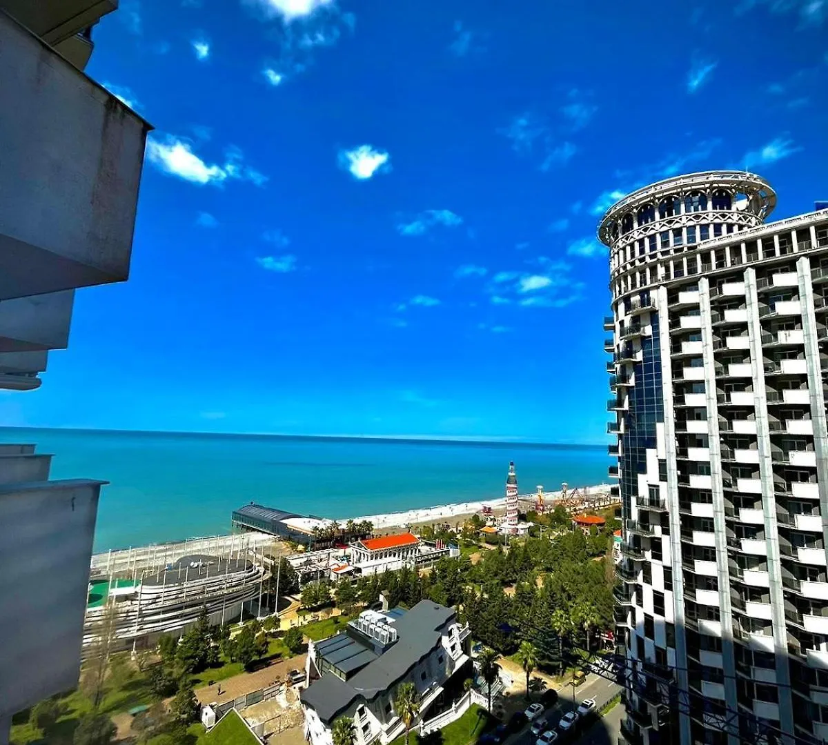 Holiday Premium Apartments Батуми