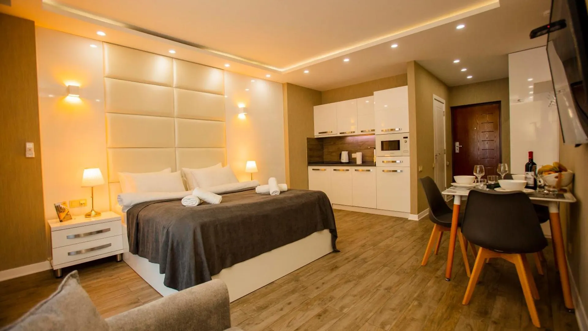 Holiday Premium Apartments Батуми